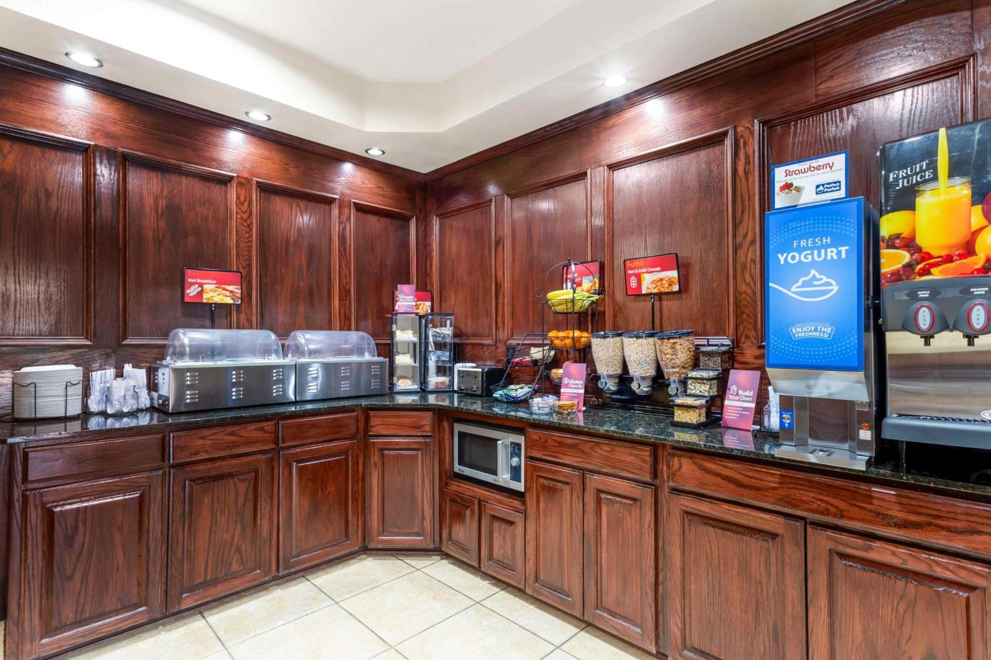 Best Western Plus Crown Colony Inn & Suites Lufkin Exterior foto